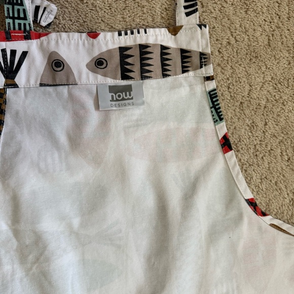 NOW Colorful Fish Pattern Apron - Picture 5 of 8